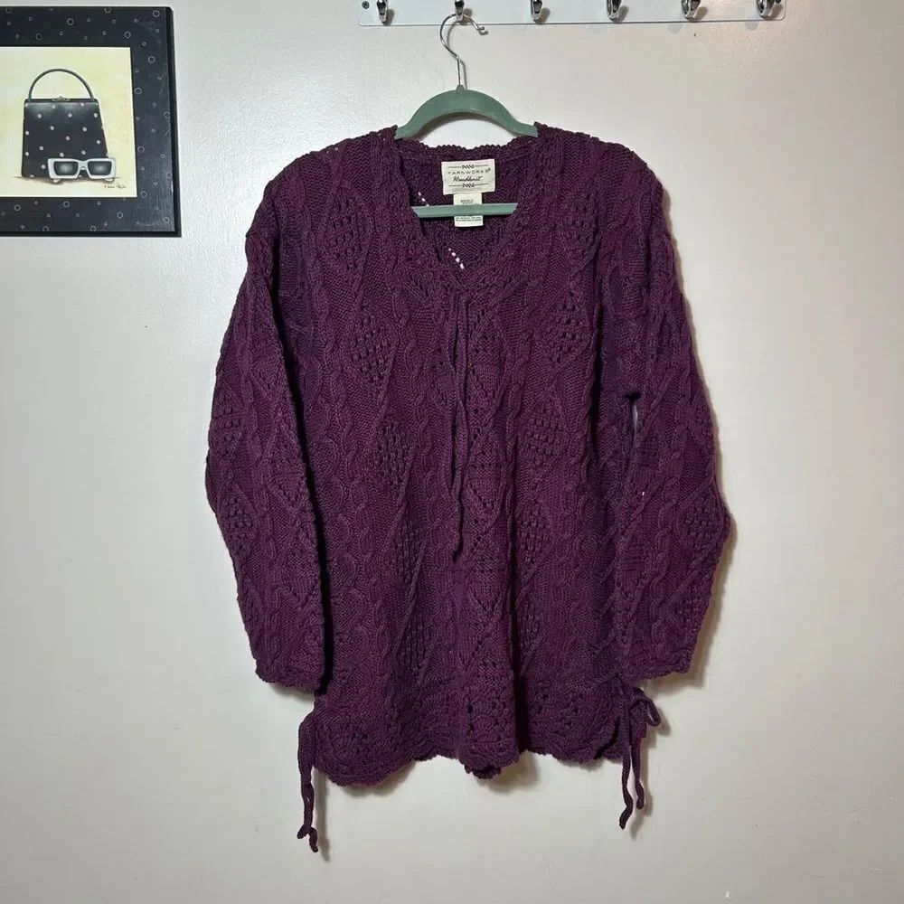 Elegant Plum V-Neck Sweater vintageโYARNWORKS